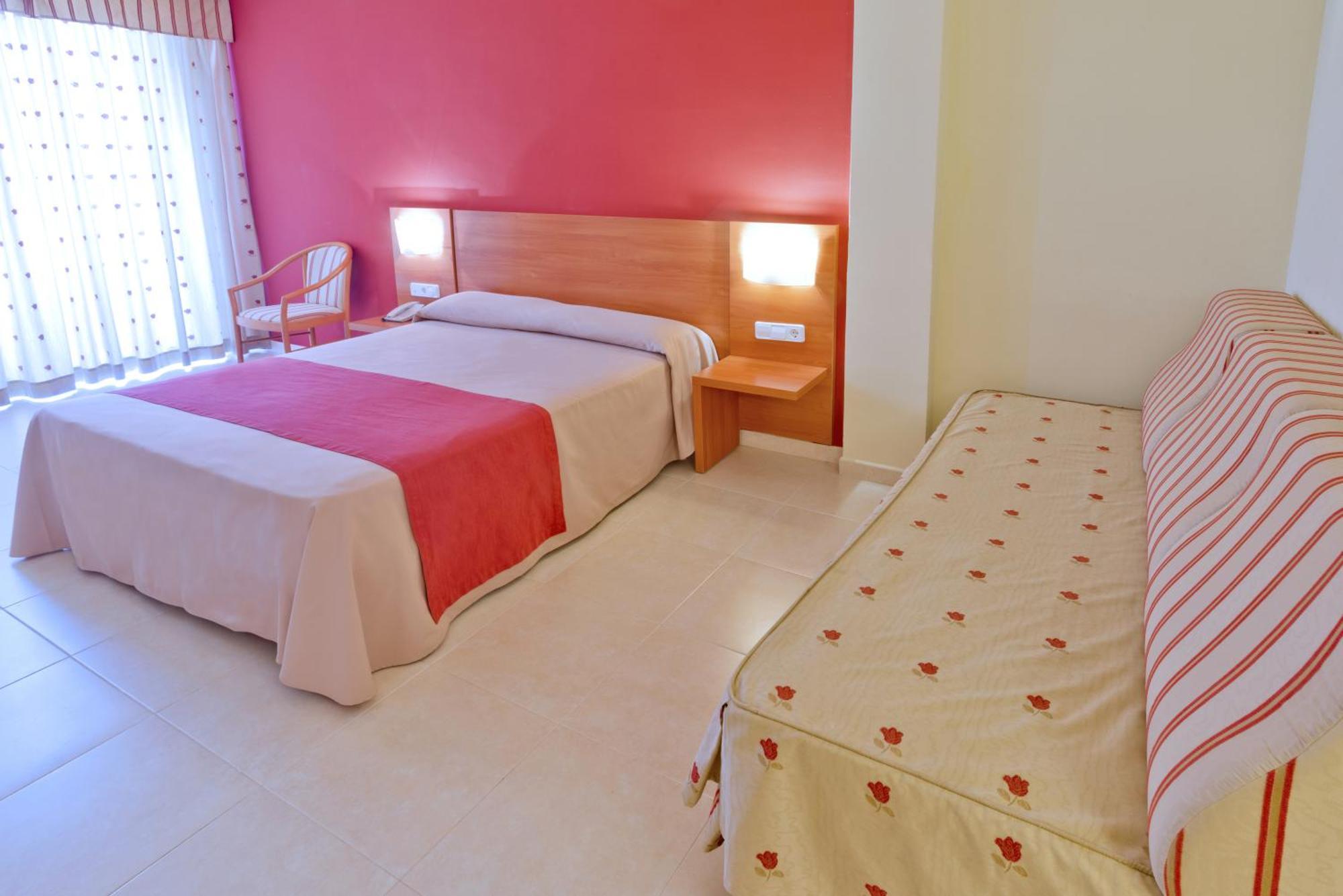Hotel Montemar Maritim Санта-Сусанна Номер фото