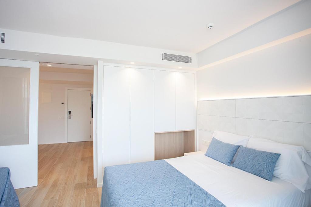 Hotel Montemar Maritim Санта-Сусанна Екстер'єр фото