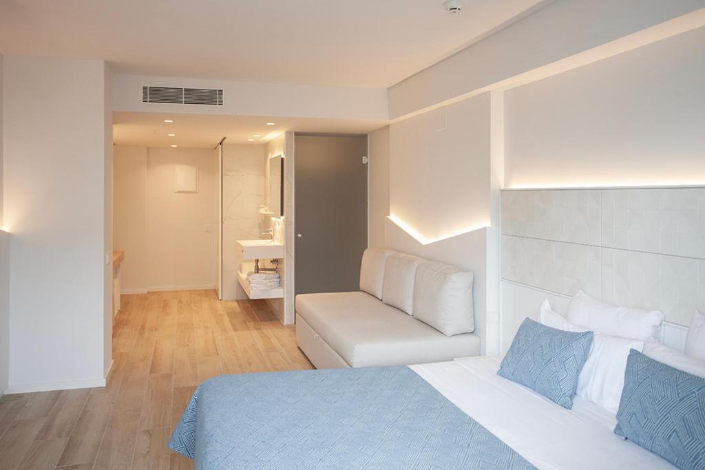Hotel Montemar Maritim Санта-Сусанна Екстер'єр фото